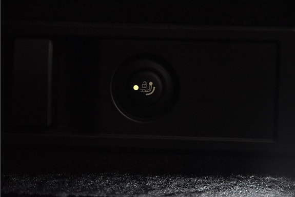 BMW 330i 21 of 23