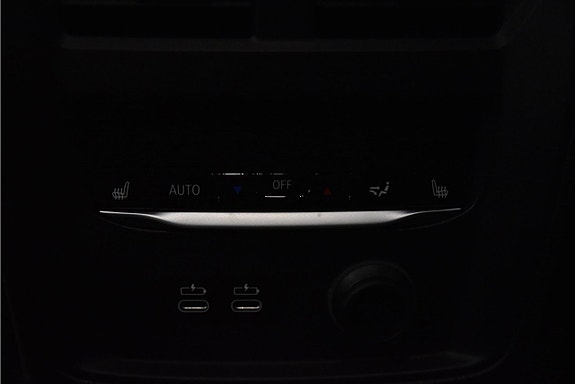 BMW 330i 15 of 23