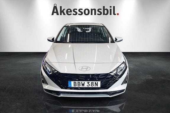 Hyundai i20 2 of 16