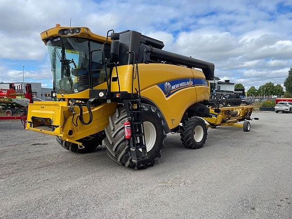 New Holland CX 5080 2 of 22