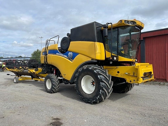 New Holland CX 5080 5 of 22
