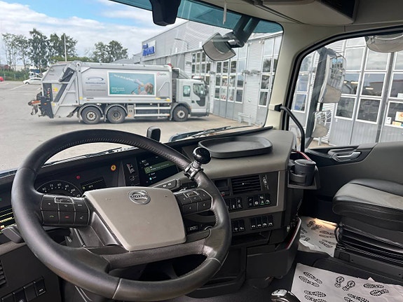 Volvo FH 6x4 Lastväxlare HIAB 7 of 7