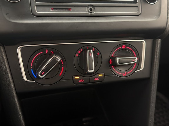 Volkswagen Polo 16 of 24