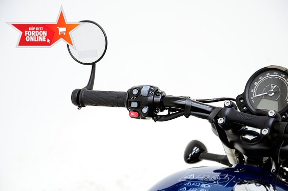 Triumph BONNEVILLE BOBBER 7 of 11