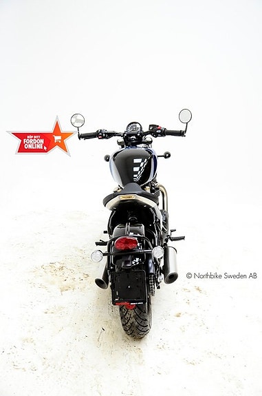 Triumph BONNEVILLE BOBBER 4 of 11