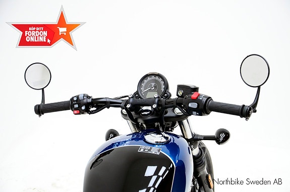 Triumph BONNEVILLE BOBBER 9 of 11