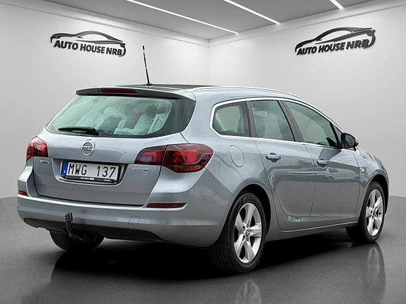 Opel Astra 10 of 23
