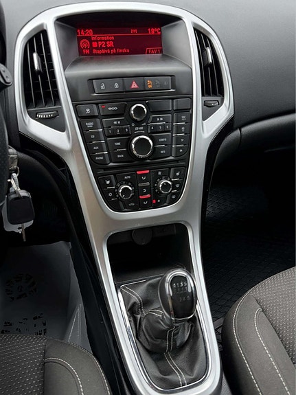 Opel Astra 18 of 23
