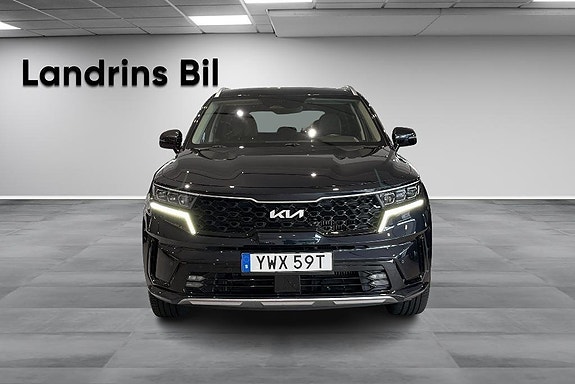 Kia Sorento 2 of 26