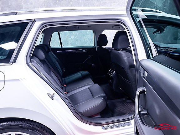 Skoda Superb 16 of 30