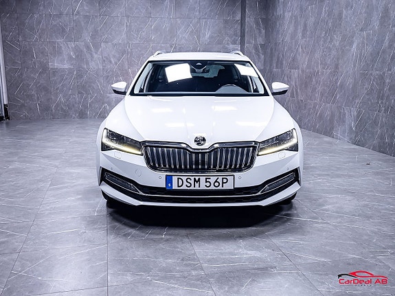 Skoda Superb 2 of 5