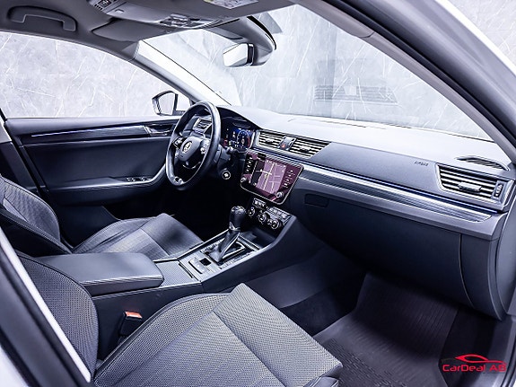 Skoda Superb 14 of 30