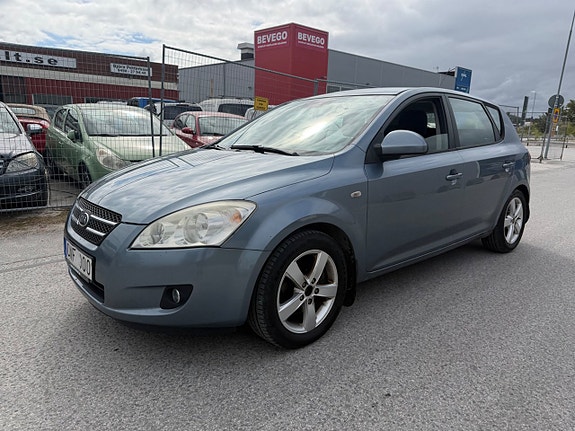 Kia Ceed 2 of 27
