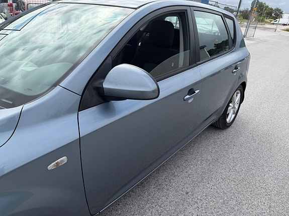 Kia Ceed 13 of 27