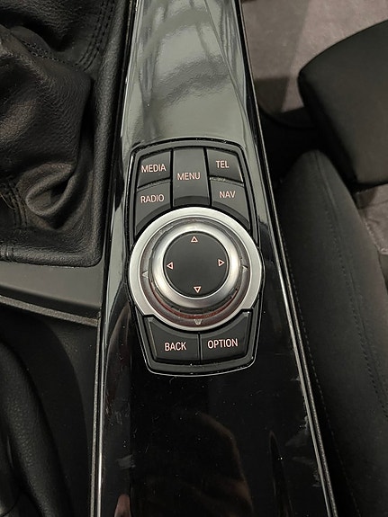 BMW 318d 14 of 23