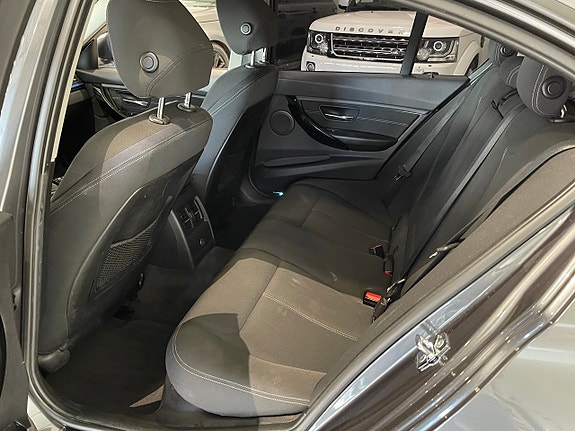 BMW 318d 18 of 23