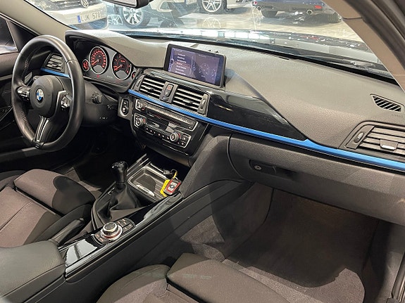 BMW 318d 21 of 23