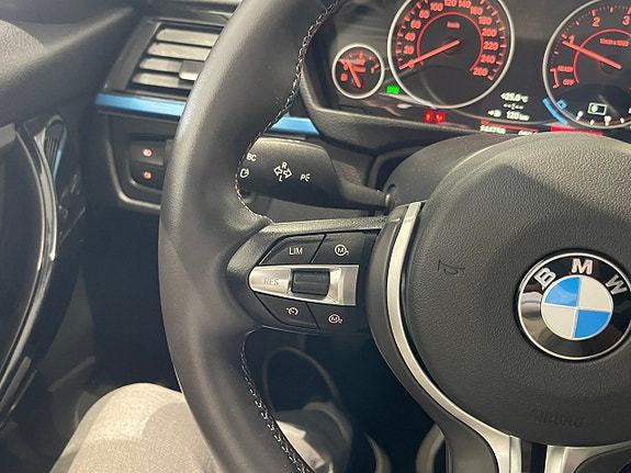 BMW 318d 15 of 23