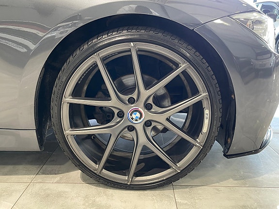 BMW 318d 22 of 23