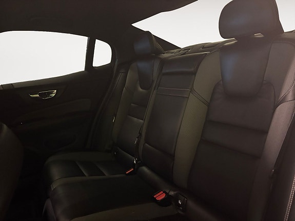Volvo S60 13 of 20