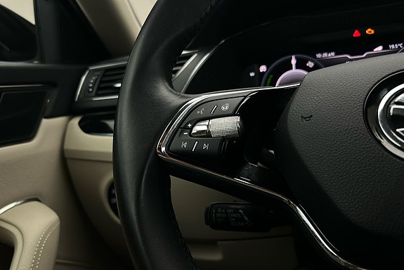 Skoda Superb 28 of 30
