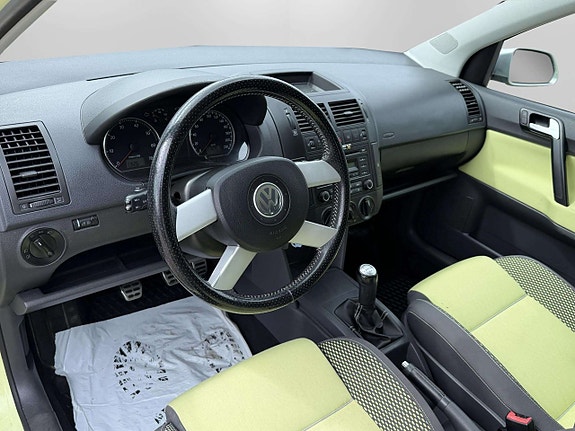 Volkswagen Polo 14 of 23