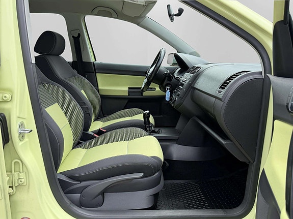 Volkswagen Polo 21 of 23
