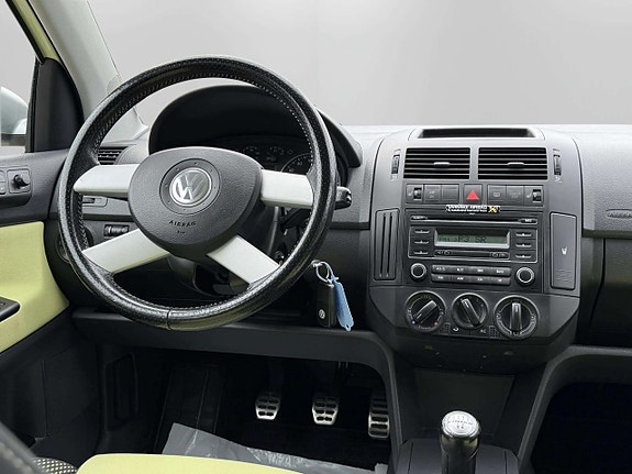 Volkswagen Polo 15 of 23