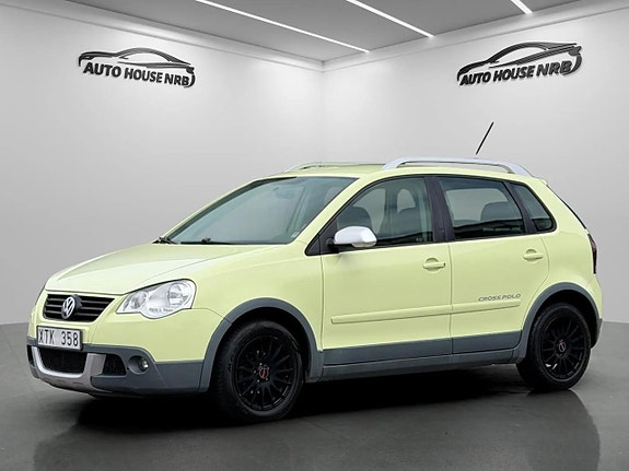 Volkswagen Polo 2 of 23