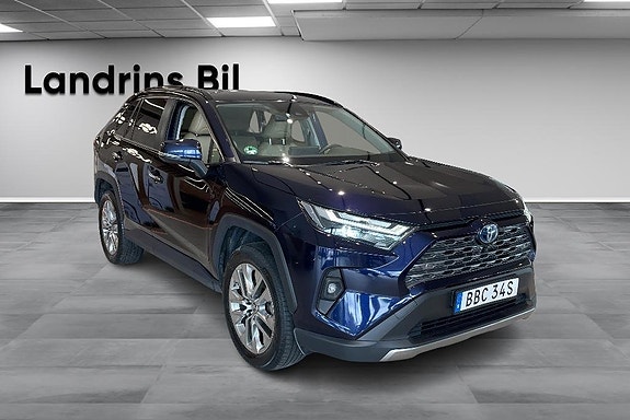 Toyota RAV4 3 of 19
