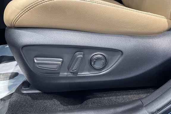 Toyota RAV4 17 of 19