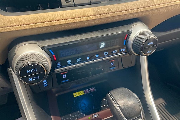 Toyota RAV4 13 of 19