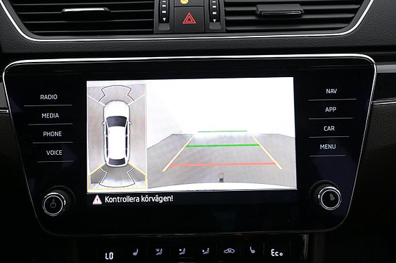 Skoda Superb 15 of 27