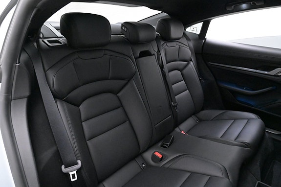 Porsche Taycan 4S 21 of 27