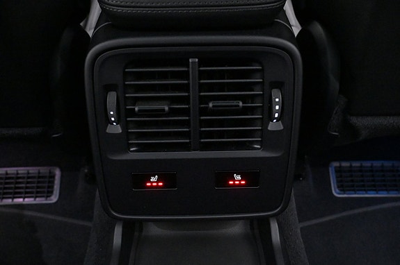 Porsche Taycan 4S 22 of 27