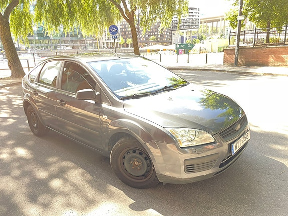 Ford Focus 2 of 11