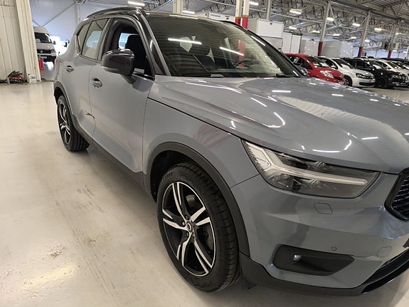 Volvo XC40 3 of 10