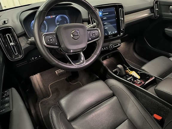 Volvo XC40 7 of 10