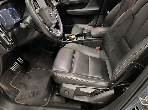 Volvo XC40 6 of 10