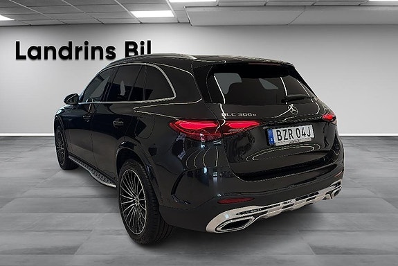 Mercedes-Benz GLC300 e 6 of 17