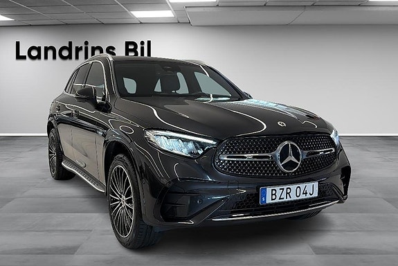 Mercedes-Benz GLC300 e 3 of 17