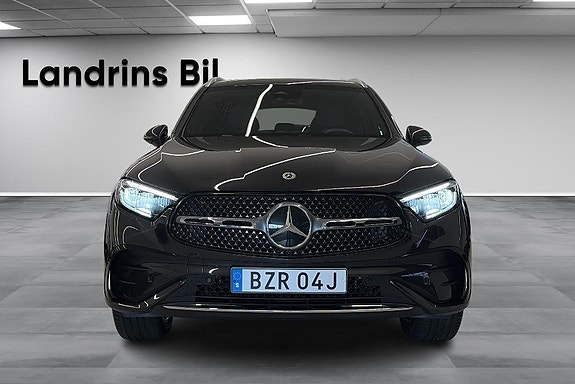 Mercedes-Benz GLC300 e 2 of 17