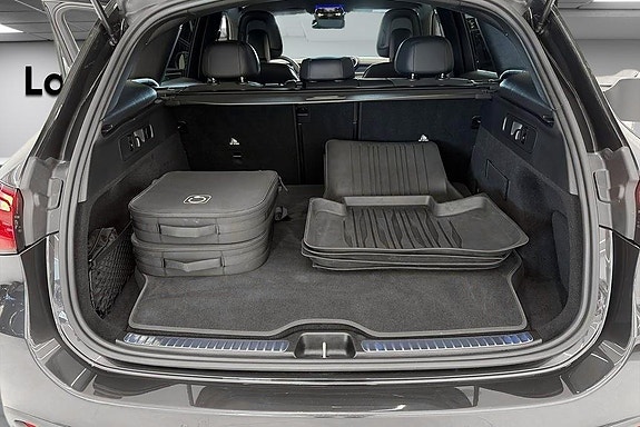 Mercedes-Benz GLC300 e 14 of 17