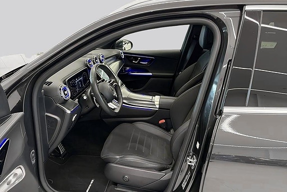 Mercedes-Benz GLC300 e 8 of 17