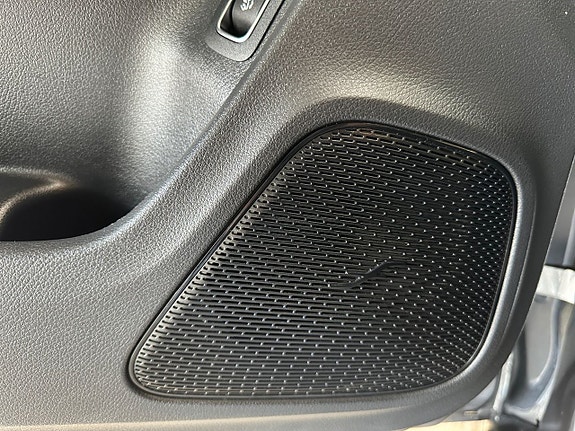 Mercedes-Benz CLA200 23 of 26