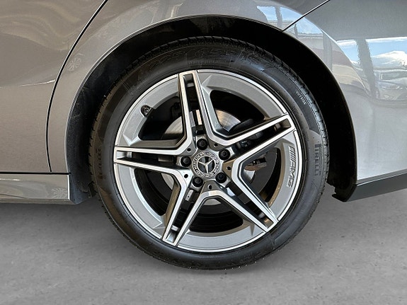 Mercedes-Benz CLA200 8 of 26