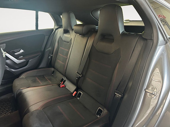 Mercedes-Benz CLA200 14 of 26