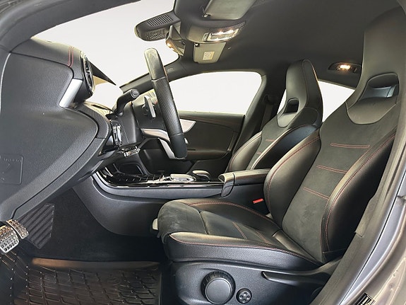 Mercedes-Benz CLA200 9 of 26