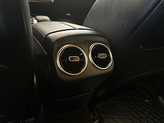 Mercedes-Benz CLA200 26 of 26