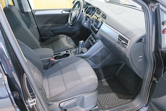 Volkswagen Touran 6 of 13